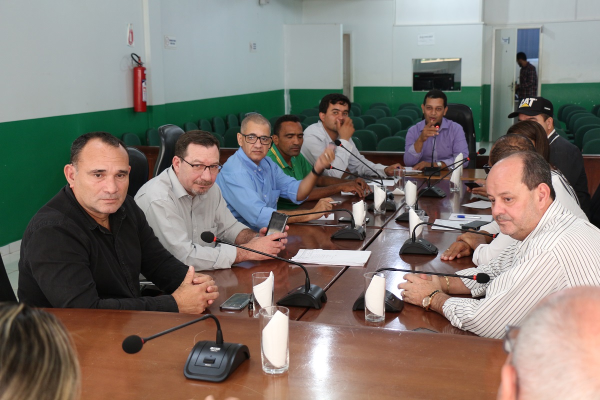 Saneamento de Buritis: Presidente da Câmara Professor Marcelo Mendes e Vereadores recebem para segunda reunião consecutiva a equipe do Poder Executivo Municipal, AGERB e Gestores da Empresa Águas de Buritis.