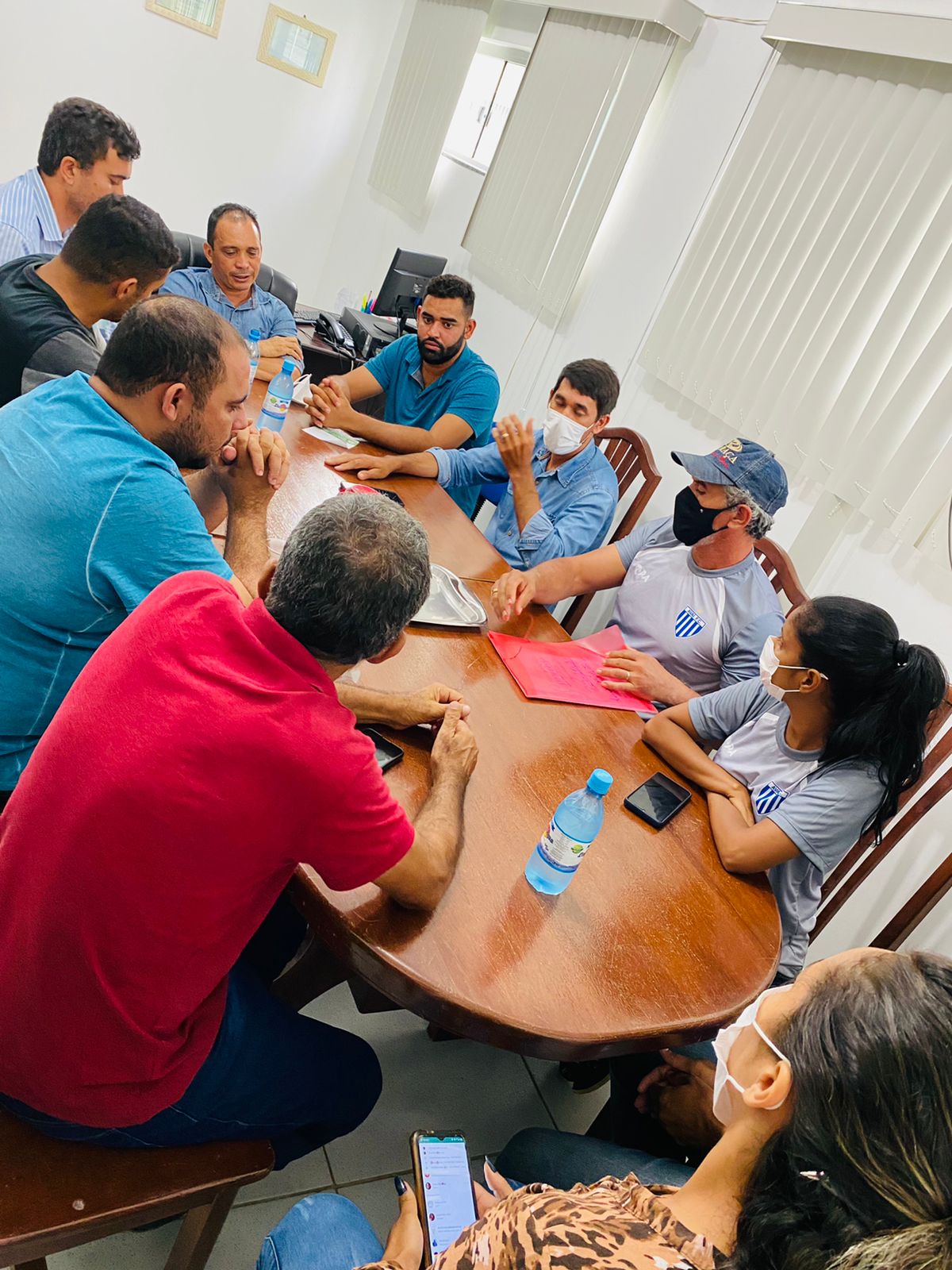 Vereadores recebem visita do diretor de Esportes e coordenadora da escolinha de Futebol  (Avaí).